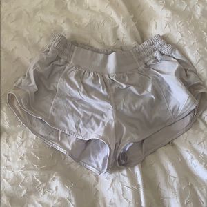 White lululemon shorts hotty hot 2.5